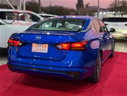 نيسان ألتيما